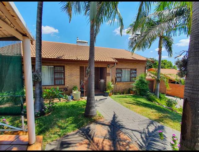 2 BEDROOM HOUSE FOR SALE IN MONTANA PARK